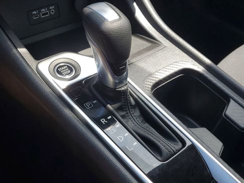 Certified 2022 Nissan Sentra SV w/ All-Weather Package FWD image 33