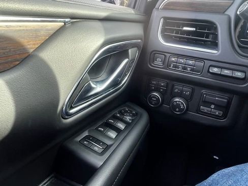 Used 2023 Chevrolet Tahoe High Country image 17