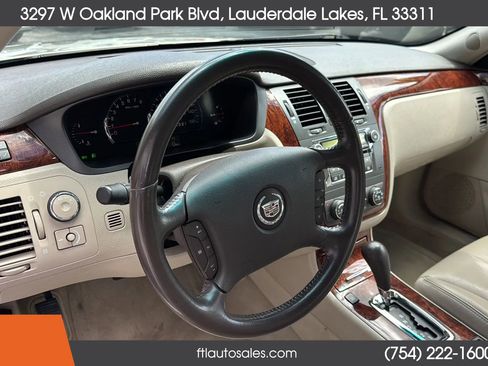 Used 2007 Cadillac DTS w/ Trunk Convenience Package image 61