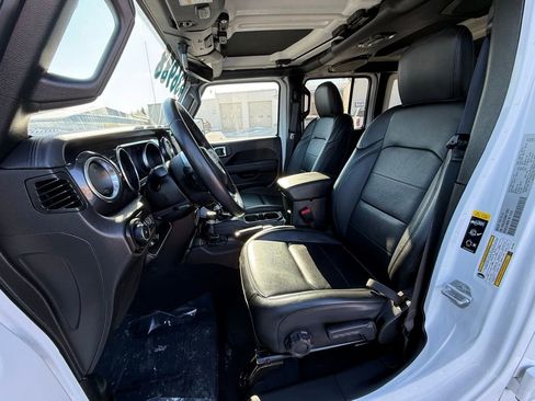 Used 2022 Jeep Wrangler Unlimited Sahara image 14