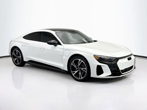 Certified 2024 Audi e-tron GT Premium Plus image 3