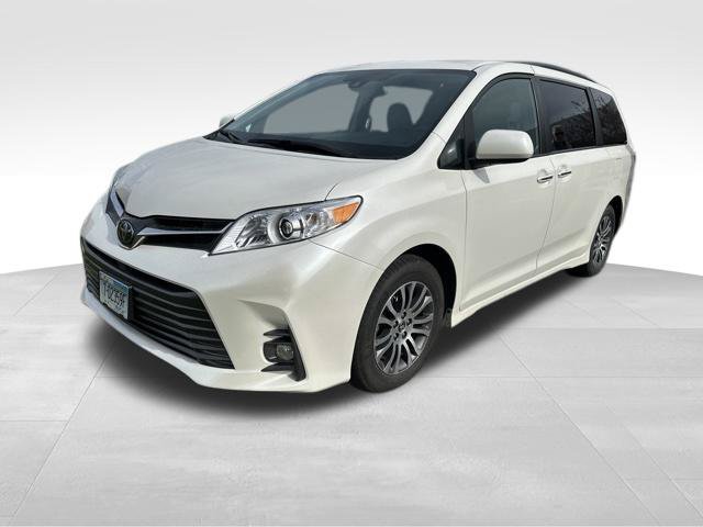 Used 2019 Toyota Sienna XLE w/ XLE Navigation Package FWD 360° Tour