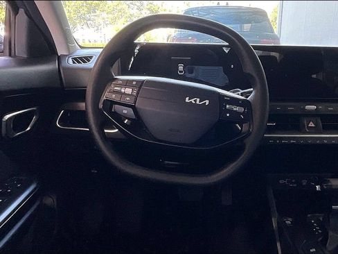 Used 2025 Kia K4 FWD image 5