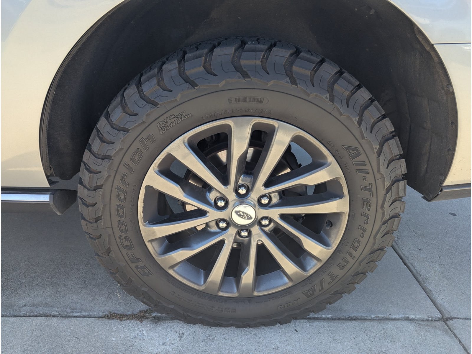 Used 2020 Ford Expedition Limited AWD/4WD image 9