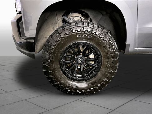 Used 2020 Chevrolet Silverado 1500 Custom Trail Boss w/ Custom Convenience Package AWD/4WD image 10