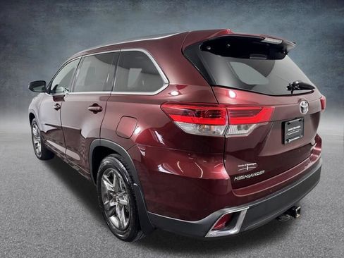 Used 2018 Toyota Highlander Limited Platinum AWD/4WD image 4