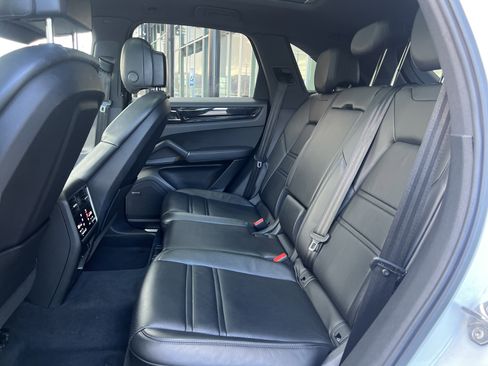 Used 2023 Porsche Cayenne image 23