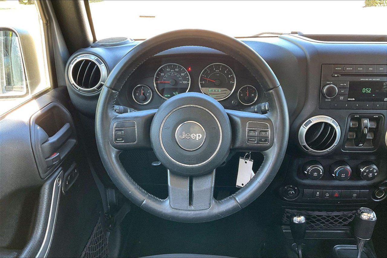 Certified 2018 Jeep Wrangler Unlimited Sahara AWD/4WD image 9