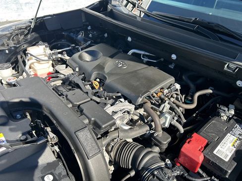 Used 2021 Toyota RAV4 LE image 45