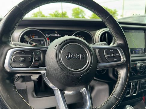 Used 2020 Jeep Wrangler Unlimited Sahara AWD/4WD image 36