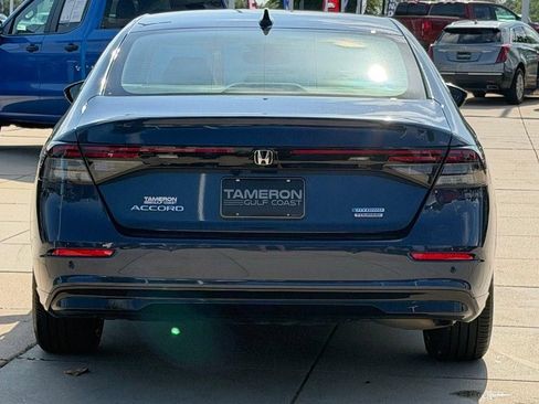 Used 2024 Honda Accord Touring image 3