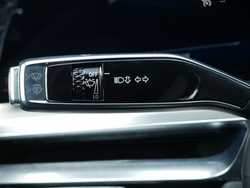 Used 2024 Cadillac Lyriq Luxury AWD/4WD image 27