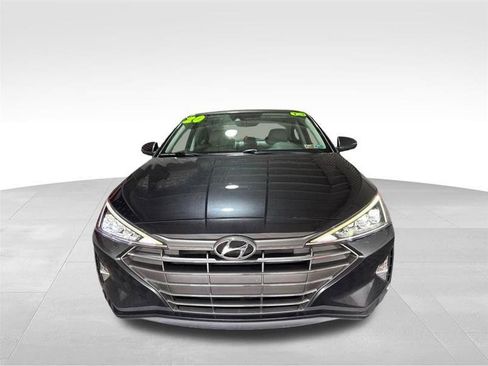 Used 2020 Hyundai Elantra Limited image 2