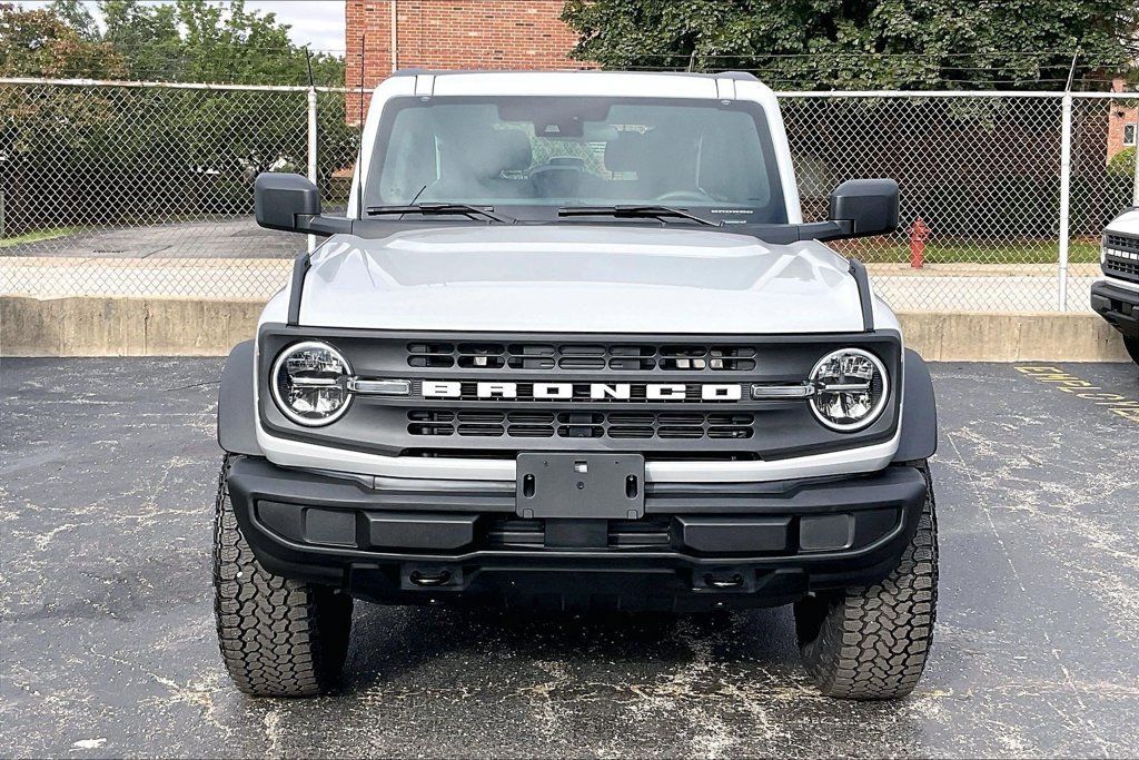 Certified 2026 Ford Bronco 2-Door w/ Sasquatch Package AWD/4WD image 2