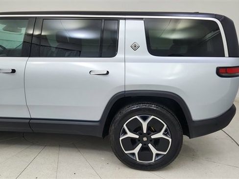 Used 2023 Rivian R1S Adventure image 10
