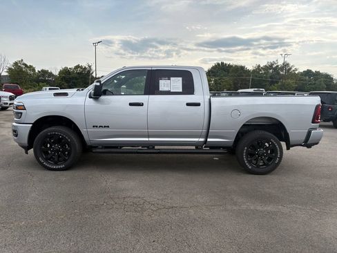 Used 2026 RAM 2500 Big Horn AWD/4WD image 4