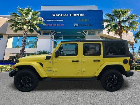 Certified 2022 Jeep Wrangler Unlimited Sahara w/ Cold Weather Group AWD/4WD image 8