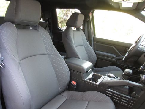 Certified 2025 Toyota Tacoma SR5 AWD/4WD image 23
