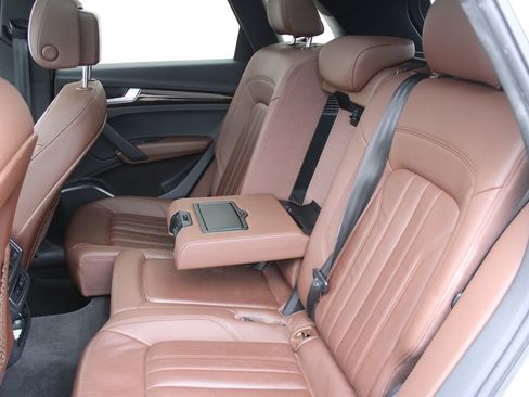 Used 2019 Audi Q5 2.0T Premium w/ Convenience Package image 17