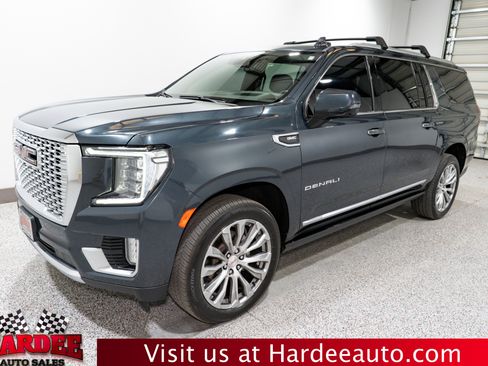Used 2021 GMC Yukon XL Denali w/ Denali Premium Package image 2