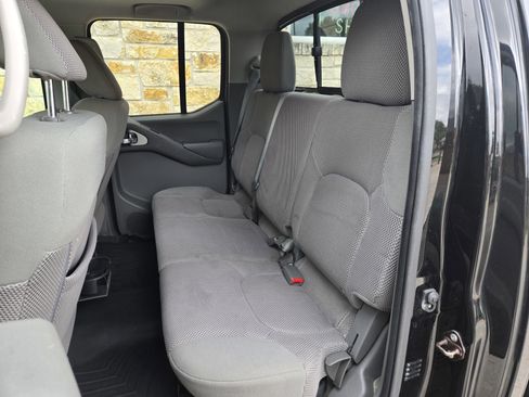 Used 2016 Nissan Frontier SV w/ SV Value Truck Package image 6