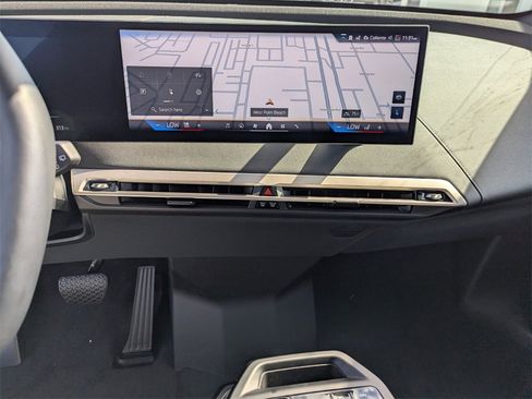 New 2026 BMW iX xDrive60 image 18