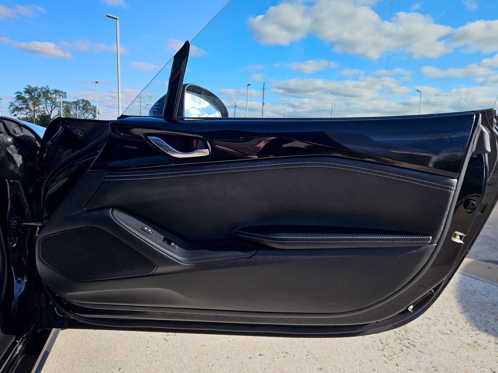Used 2025 MAZDA MX-5 Miata RF Grand Touring RWD image 22