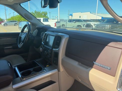 Used 2015 RAM 1500 Laramie w/ Convenience Group AWD/4WD image 12