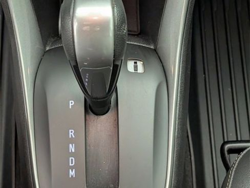 Used 2019 Chevrolet Trax LT w/ LT Convenience Package image 22