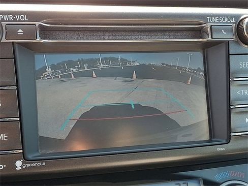 Used 2015 Toyota RAV4 XLE image 19