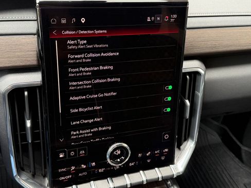 Used 2024 GMC Acadia Denali w/ Super Cruise Package AWD/4WD image 29