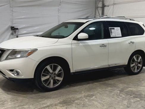 Used 2016 Nissan Pathfinder Platinum image 4