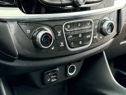 Used 2020 Chevrolet Traverse Premier w/ Redline Edition AWD/4WD image 11