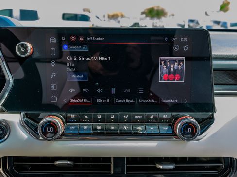 Used 2024 GMC Canyon AT4X image 25