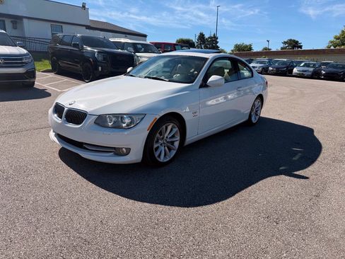 Used 2011 BMW 335i xDrive Coupe w/ Premium Pkg AWD/4WD image 2