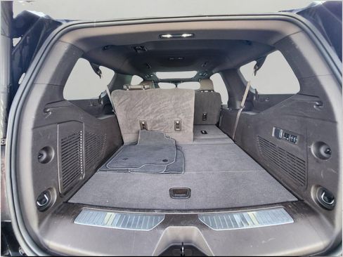 Used 2021 GMC Yukon XL Denali w/ Denali Premium Package image 11