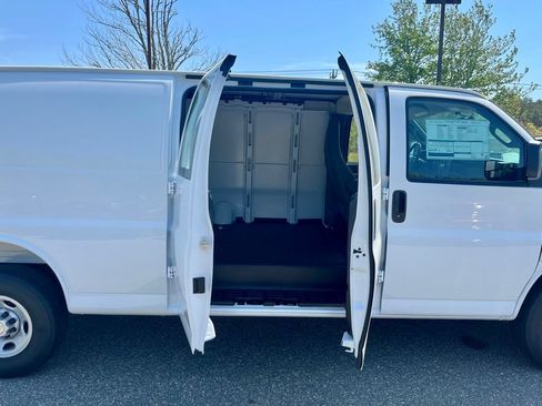New 2026 Chevrolet Express 2500 Extended w/ Driver Convenience Package RWD image 8