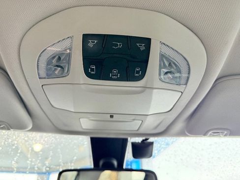 Used 2020 Chrysler Pacifica Touring-L image 29