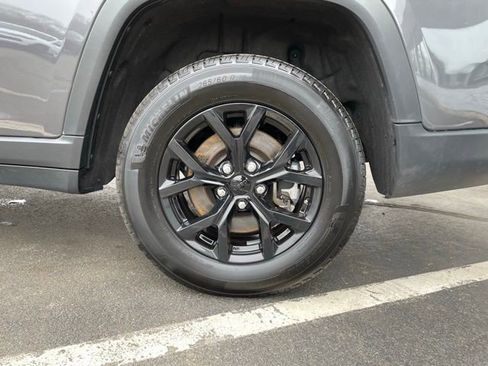 Used 2025 Jeep Grand Cherokee L Altitude AWD/4WD image 37