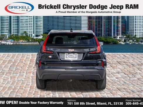 Used 2024 Cadillac XT4 Luxury w/ Cold Weather Package FWD image 6