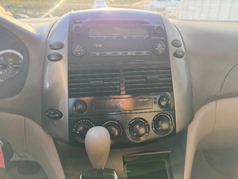 Used 2007 Toyota Sienna CE image 25