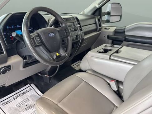 Used 2019 Ford F250 XL w/ Power Equipment Group RWD image 9