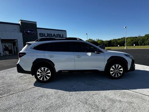 Used 2025 Subaru Outback Limited w/ Popular Package #2 AWD/4WD image 8