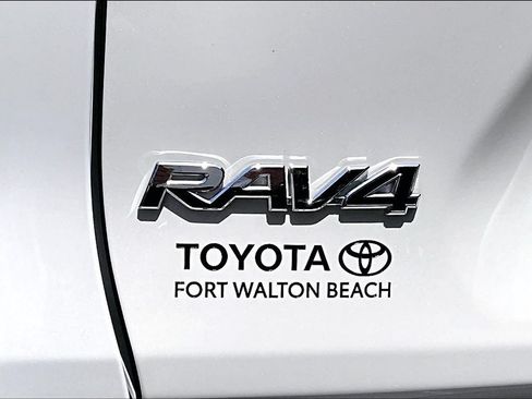 Used 2022 Toyota RAV4 XLE Premium AWD/4WD image 27