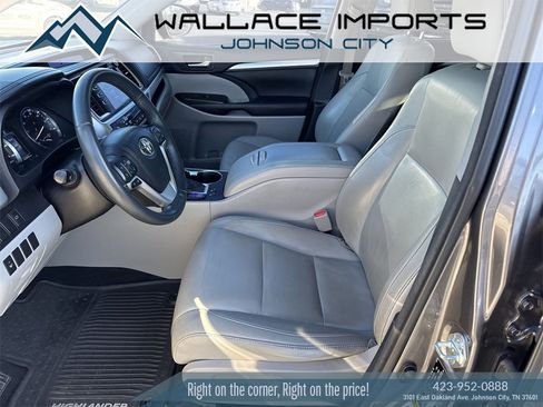 Used 2016 Toyota Highlander XLE image 14