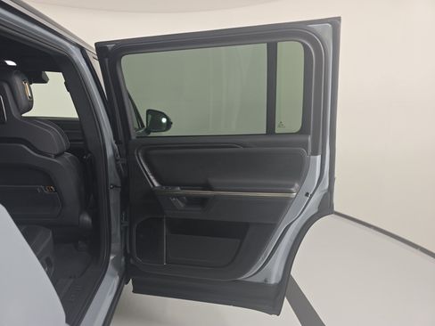 Used 2025 Rivian R1S Adventure AWD/4WD image 19