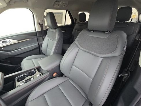 New 2026 Ford Explorer Active w/ Active Comfort Package AWD/4WD image 15