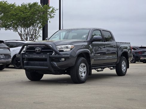 Used 2019 Toyota Tacoma SR5 image 2