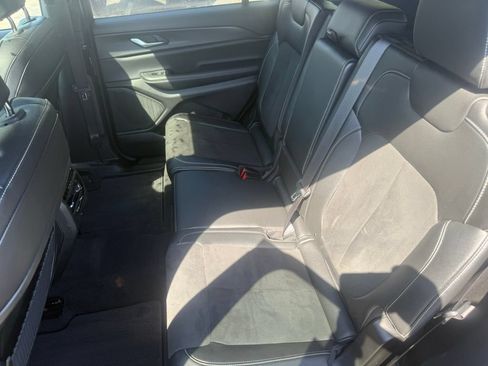 Used 2024 Jeep Grand Cherokee L Altitude AWD/4WD image 32