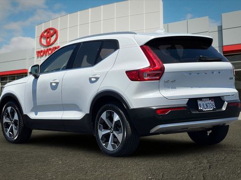 Used 2024 Volvo XC40 B5 Plus AWD/4WD image 5